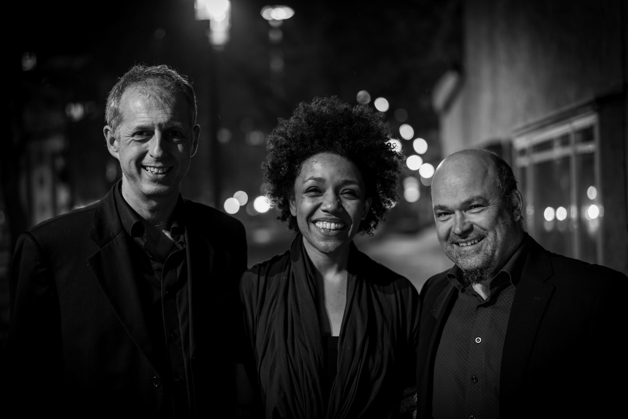 Fola Dada mit Veit Hübner und Bobbi Fischer